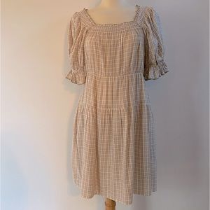EUC Old Navy Puff-Sleeve Tiered Mini Swing Dress Women M Tall Cream Plaid